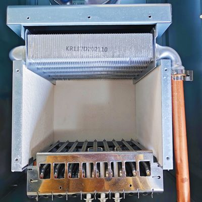 Parete che appende funzione doppia del bagno bianco di Shell Top Component Heat And della caldaia a gas dell'acqua calda